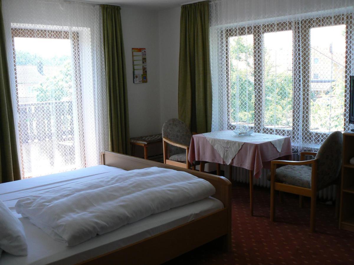 Haus Evelyn / Haus Heidemarie Hotell Bad Füssing Rum bild