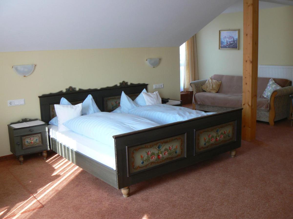 Haus Evelyn / Haus Heidemarie Hotell Bad Füssing Rum bild