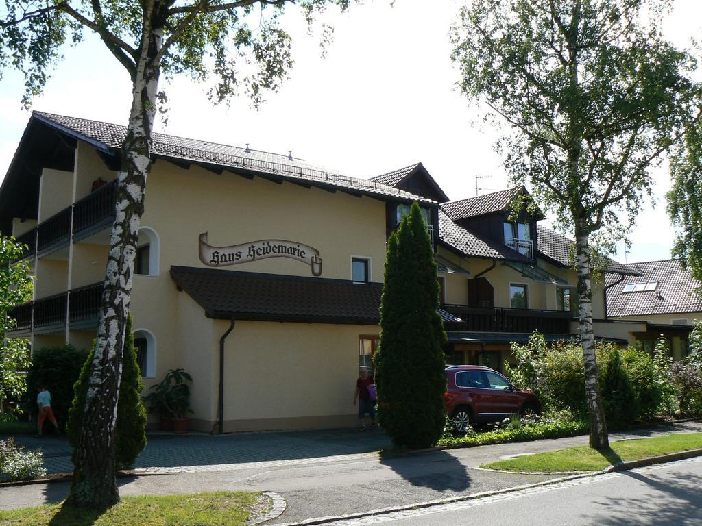 Haus Evelyn / Haus Heidemarie Hotell Bad Füssing Exteriör bild