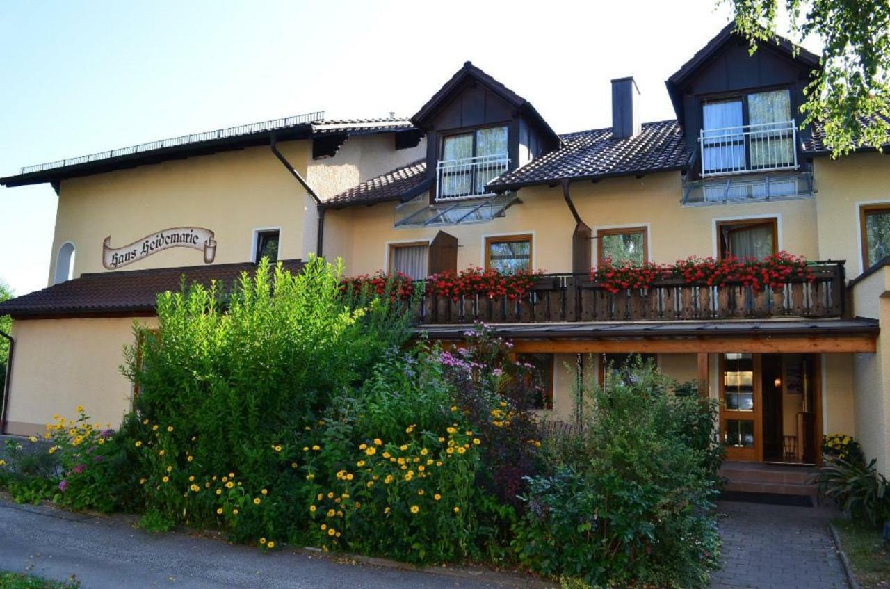 Haus Evelyn / Haus Heidemarie Hotell Bad Füssing Exteriör bild